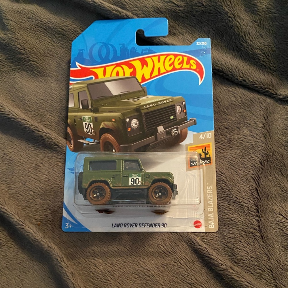 "🥦5/$25🥦" Hot Wheels Land Rover Defender 90